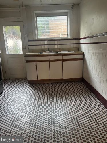 1520 Clarion St, Philadelphia PA 19148-3511 exterior