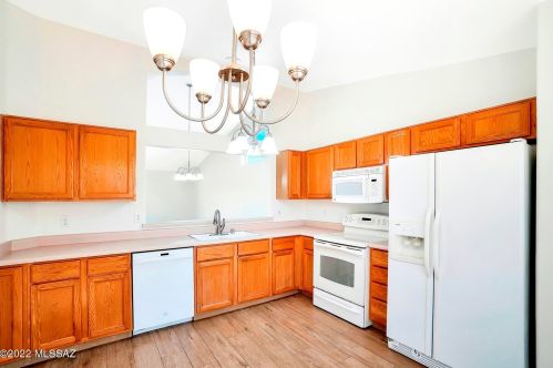 1304 Desert Cloud Pl, Tucson, AZ 85737-9261
