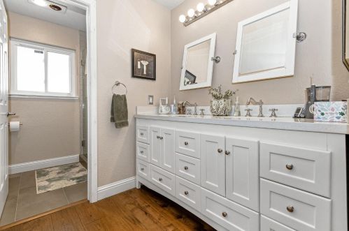 100 Cyn Rim Dr, Folsom CA 95630-2034 exterior