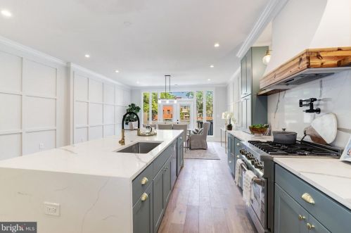 325 11th St, Washington DC  20002-6219 exterior