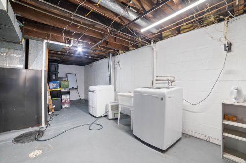 609 2nd St, Duluth MN 55805-2011 exterior