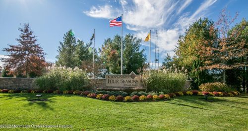 24 Cromwell Ln, Jackson Twp NJ 08527-4687 exterior