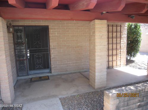 7601 La Cienega Dr, Tucson AZ  85715-3528 exterior