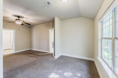 6928 Bay City Bnd, Austin TX 78725-2938 exterior