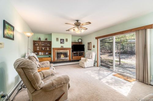 536 Birchwood Ln, Gladwin, MI 48624-8331