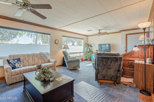 8938 Country Clb Dr, Chandler AZ 85248-6417 exterior