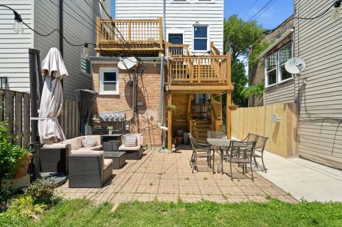 3009 Belden Ave, Chicago IL 60647-2804 exterior