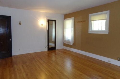 1416 Bank St, Kalamazoo MI 49001-2906 exterior