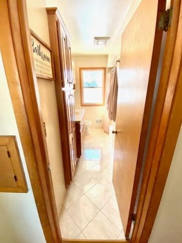 2551 89, Milwaukee WI 53226-1805 exterior