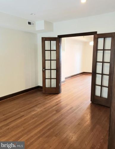 1618 D St, Washington DC  20003-2440 exterior