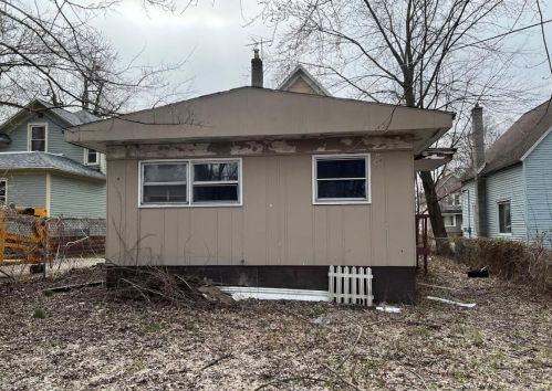 451 Clinton Ave, Kalamazoo, MI 49001-2951