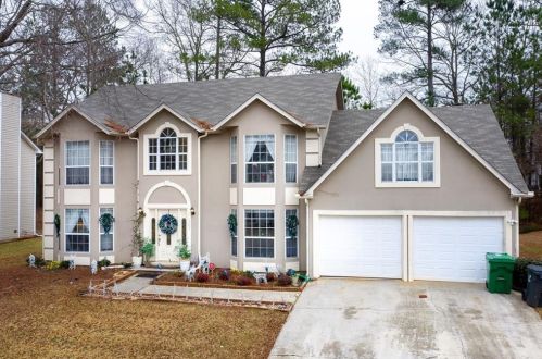 1303 Huntington Place Cir, Lithonia, GA 30058-3026