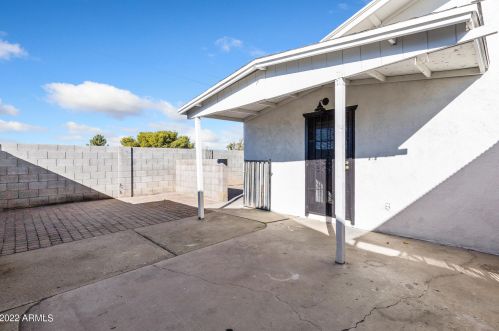 2502 58 Ln, Phoenix AZ 85035-1733 exterior