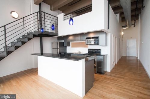 1027 Arch St, Philadelphia PA  19107-2317 exterior