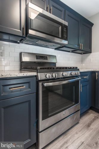 1915 Franklin St, Philadelphia PA 19122-2015 exterior