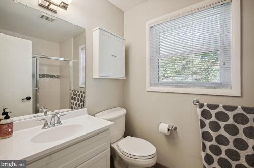 11706 Enid Dr, Rockville MD 20854-3454 exterior