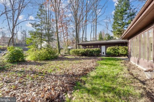 5608 Clermont Dr, Alexandria VA 22310-1402 exterior