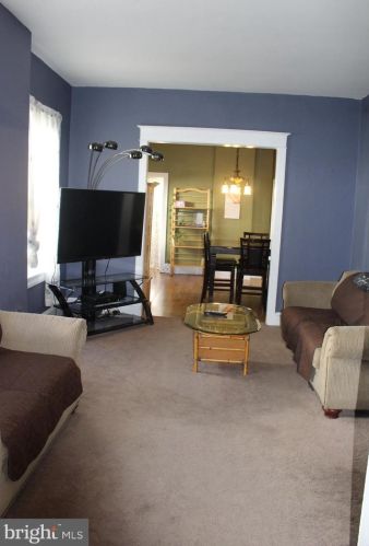 6705 Glenloch St, Philadelphia PA 19135-2224 exterior