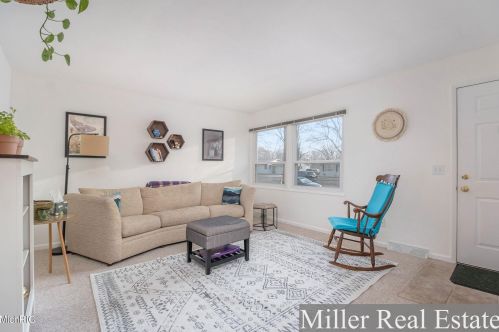 7122 Balfour Dr, Kalamazoo, MI 49024-4004