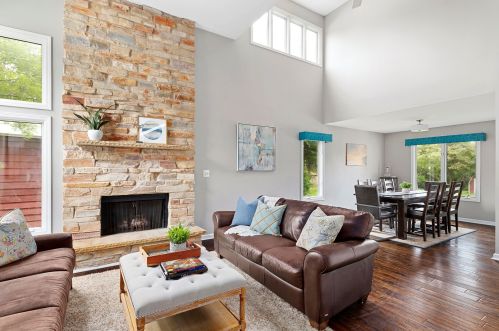 1323 Hamilton Ave, Elmhurst IL 60126-5407 exterior