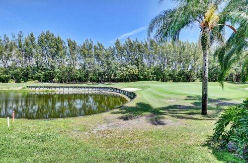 36 Hampshire Ln, Boynton Beach FL 33436-7414 exterior