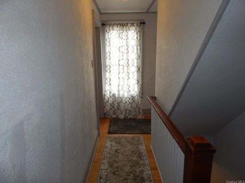 53 Lk Ave, Middletown NY 10940-5911 exterior