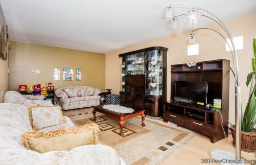 5515 Kildare Ave, Chicago IL 60629-5733 exterior