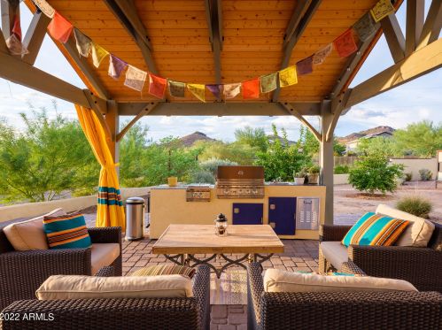 26506 11th Ave, Phoenix AZ  85085-1894 exterior