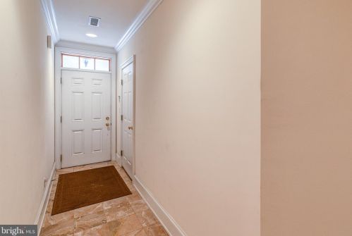 124 Bainbridge St, Philadelphia PA 19147-1866 exterior