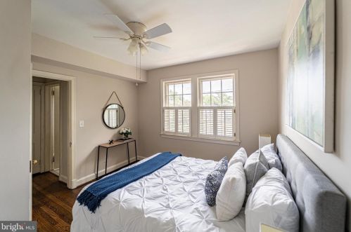 205 Commonwealth Ave, Alexandria VA 22305-2829 exterior