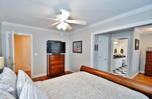 1574 Riverside Dr, Gainesville GA 30501-1843 exterior