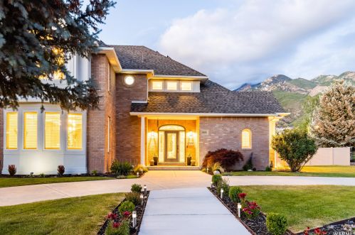 9093 Cyn Gate Cir, Sandy UT 84093-3807 exterior