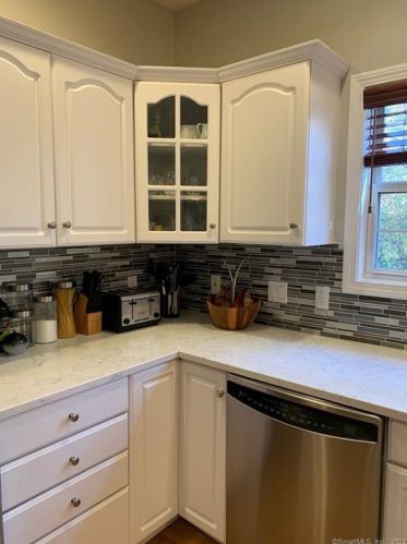 6 Linden Hts, Norwalk CT 06851-1552 exterior