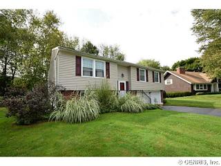 29 Newport Dr, Rochester NY  14624-4252 exterior