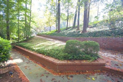 1093 Dawn View Ln, Atlanta GA  30327-1301 exterior