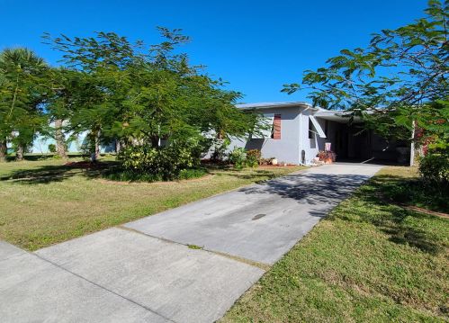 306 Fernandina St, Fort Pierce, FL 34949-3555