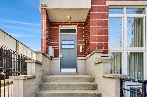 2413 Haddon Ave, Chicago, IL 60622-2946