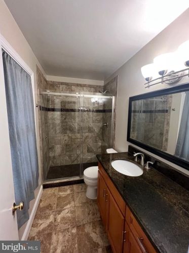 5954 Berkshire Ct, Alexandria VA  22303-1633 exterior