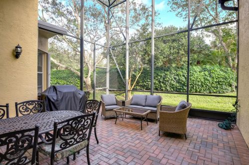 6904 Molakai Cir, Boynton Beach FL 33437-7030 exterior