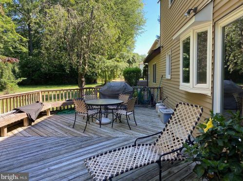 3738 Levy Ln, Huntingdon Valley PA 19006-3108 exterior