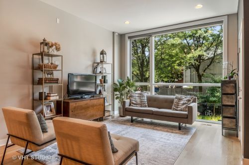 2067 Mozart St, Chicago, IL 60647-3934