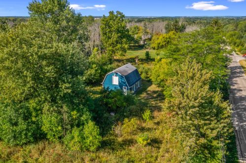 9555 Range Line Rd, Milwaukee WI 53209-2619 exterior