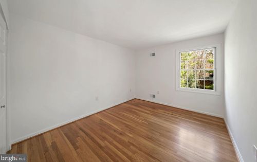 10618 Great Arbor Dr, Rockville MD 20854-4220 exterior