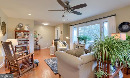 306 Blf Vw Dr, Lancaster PA 17601-4136 exterior