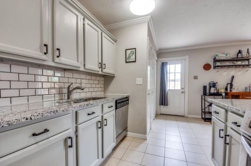 5220 Norris Dr, Frisco TX 75056-2109 exterior