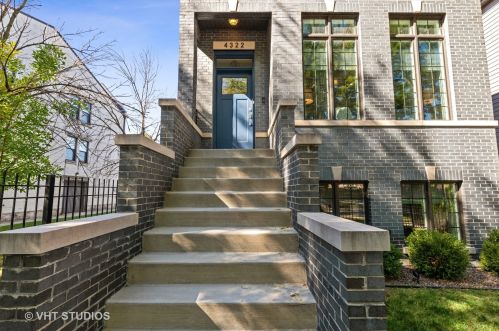 4322 Champlain Ave, Chicago, IL 60653-3525