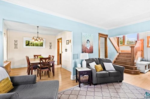 4211 Robinson St, Duluth MN 55804-2113 exterior