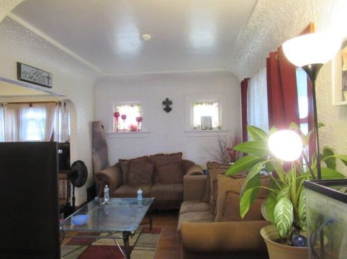 5232 53rd St, Milwaukee, WI 53218-3317