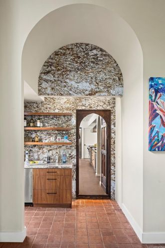 3919 Noela Pl, Honolulu HI  96815-4519 exterior