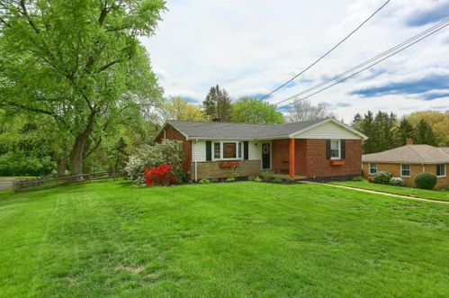 9556 Magellan Dr, Pittsburgh, PA 15237-6118